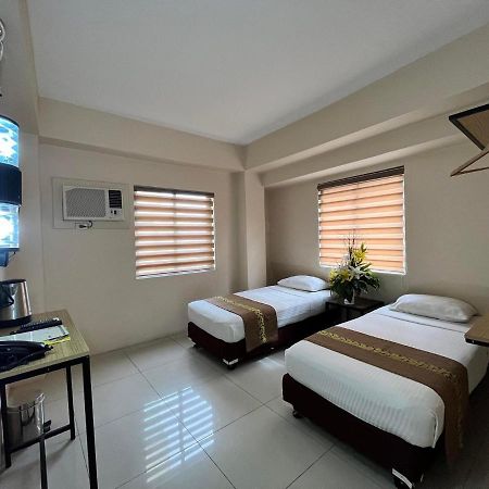 אילוילו Eon Centennial Express Hotel מראה חיצוני תמונה