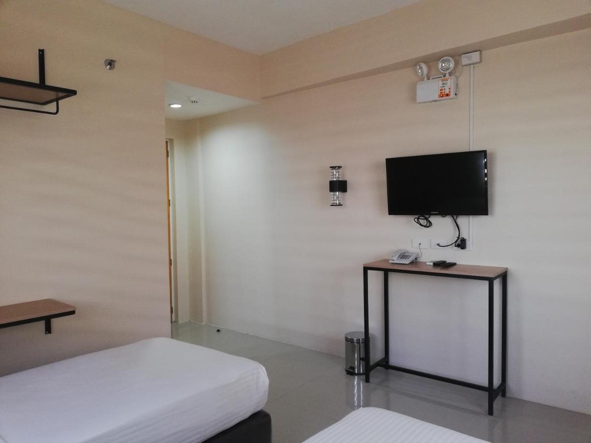אילוילו Eon Centennial Express Hotel מראה חיצוני תמונה